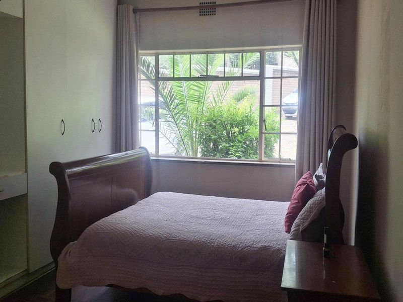 An Excellent 3-Bdroom Family Home In Rembrandt Park. - Photo 10