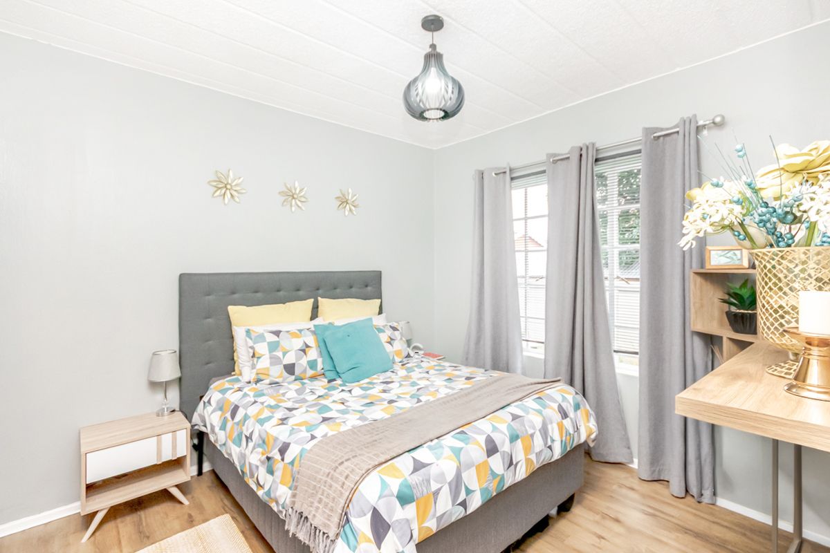 Charming Ground-Floor Townhouse in Roodekrans! - Photo 4