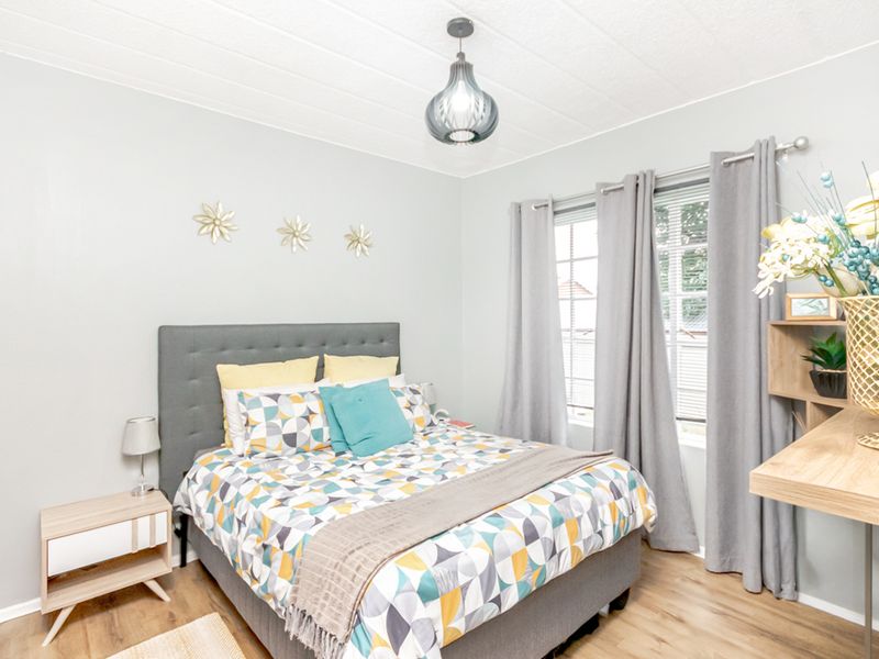 Charming Ground-Floor Townhouse in Roodekrans! - Photo 9