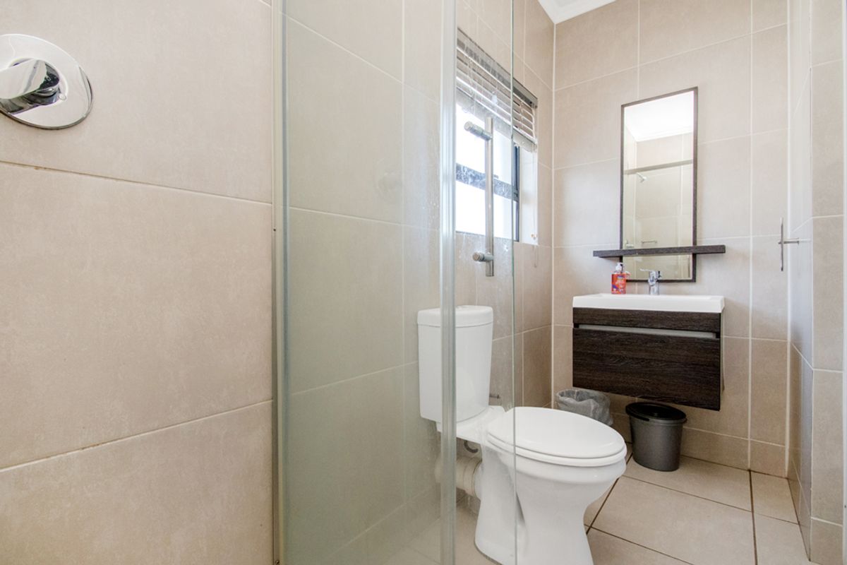 Stylish 1-Bedroom Apartment in The Cambridge Lifestyle Estate - Photo 5