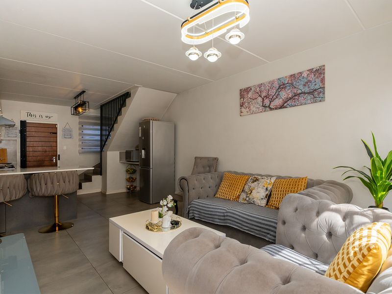 Bringing you this neat lock up and go! move in ready, stunning duplex! - Photo 5