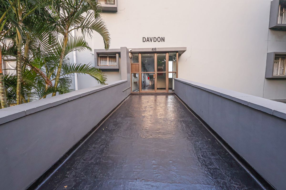 One Bedroom Apartment close to amenities - Photo 2