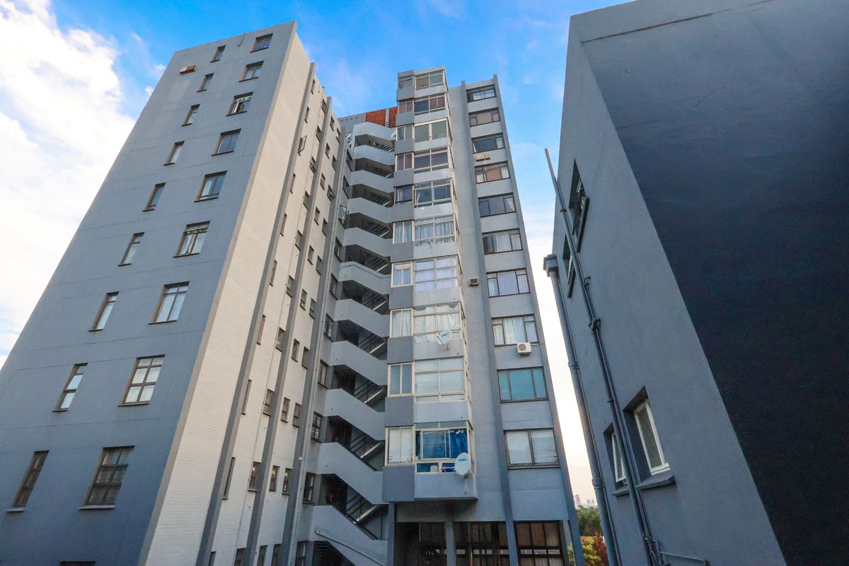 One Bedroom Apartment close to amenities - Photo 3