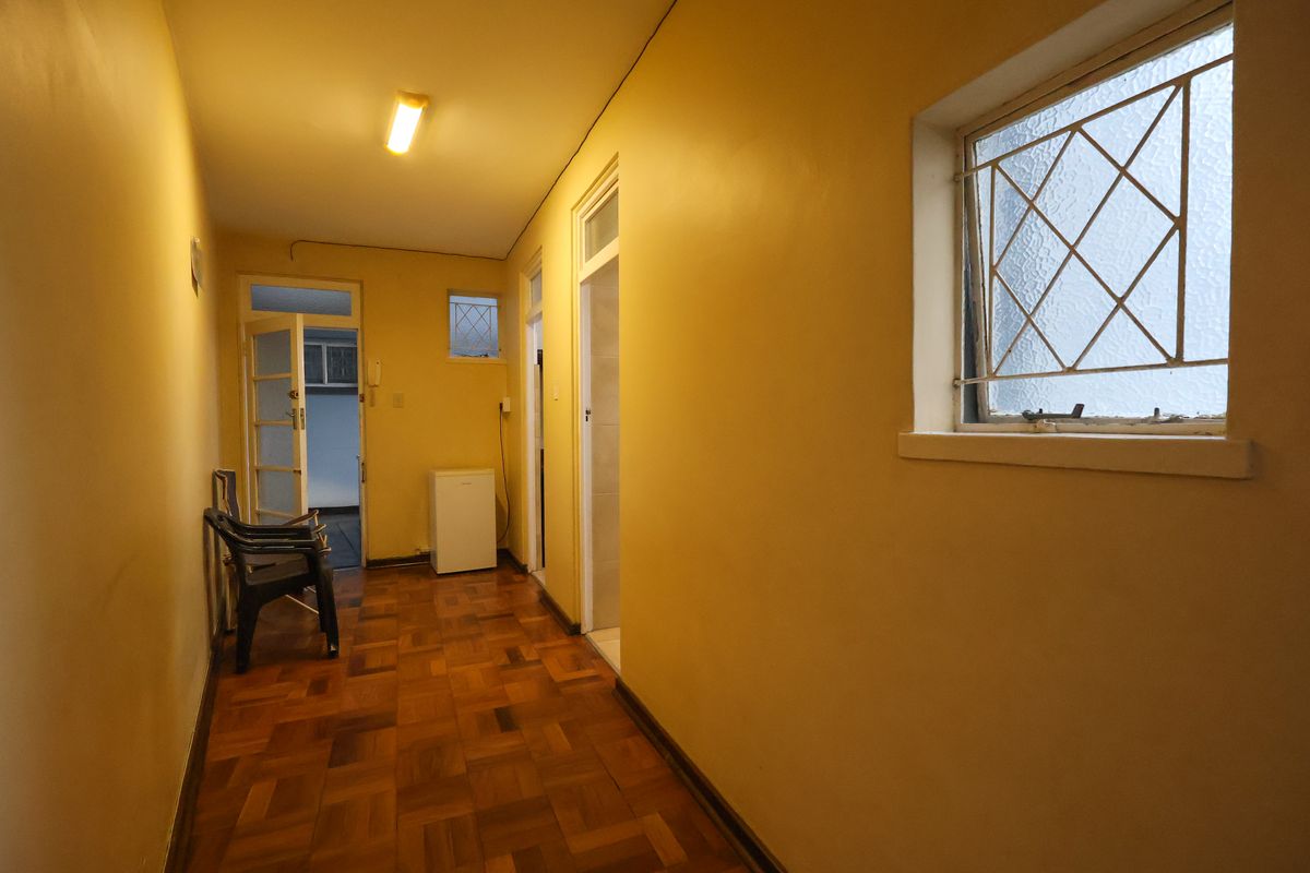 One Bedroom Apartment close to amenities - Photo 4