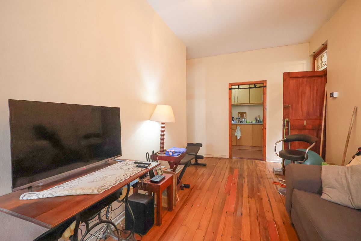 Pet Friendly One Bedroom Apartment - Photo 3