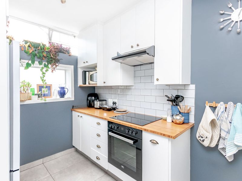 2 Bedroom Duplex in Darrenwood - Photo 7