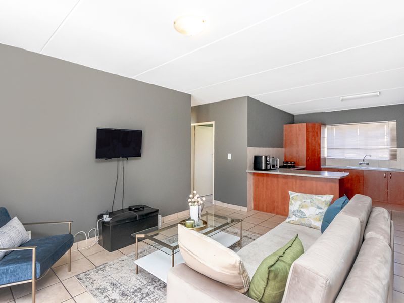 2 Bedroom 2 Bathroom Ground Floor Apartment for sale in Midrand - Photo 3
