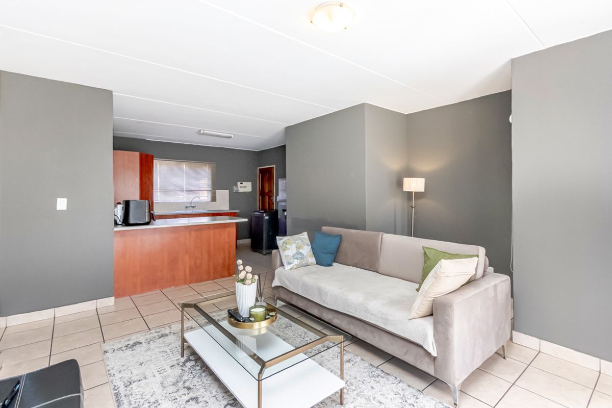 2 Bedroom 2 Bathroom Ground Floor Apartment for sale in Midrand - Photo 2