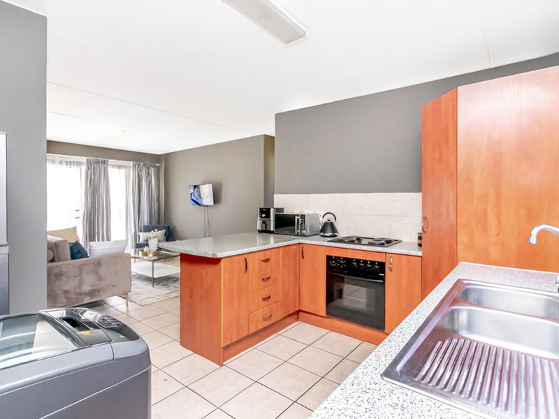 2 Bedroom 2 Bathroom Ground Floor Apartment for sale in Midrand - Photo 6