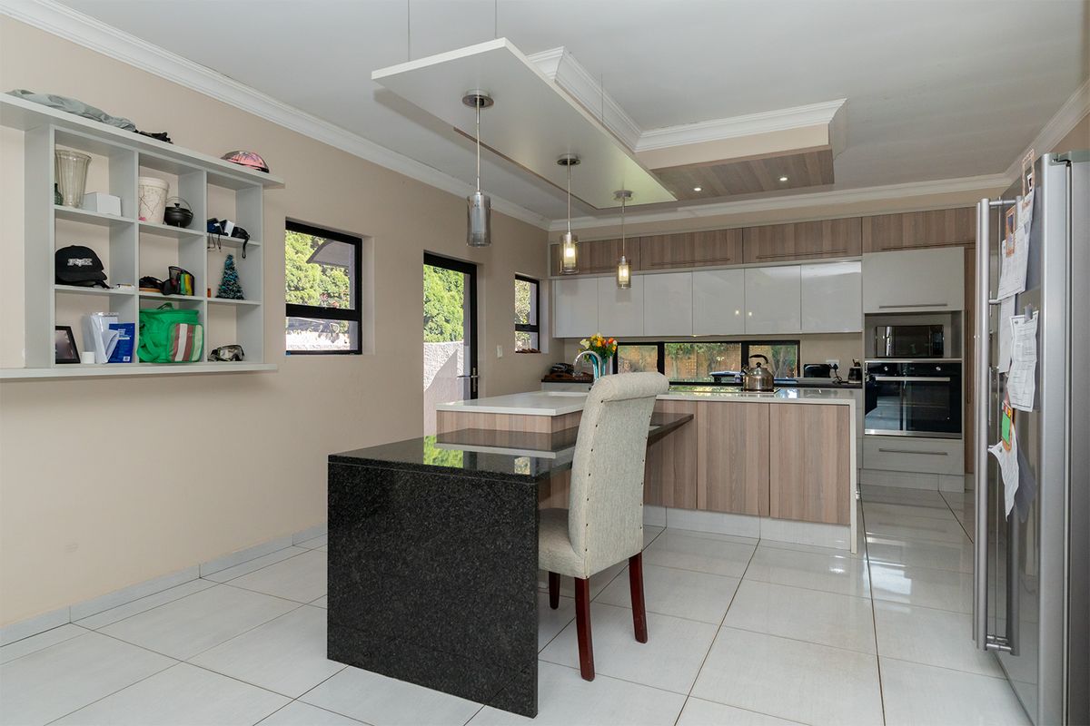 Spacious 3-Bedroom Family Haven in Secure Libradene Village! - Photo 4