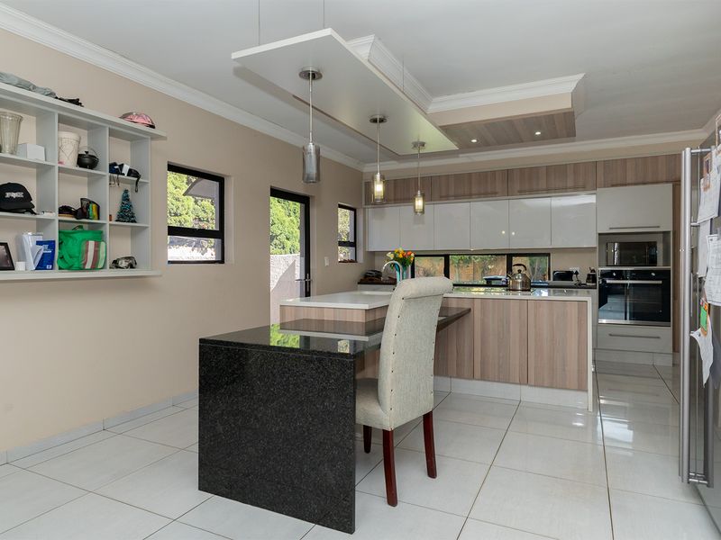 Spacious 3-Bedroom Family Haven in Secure Libradene Village! - Photo 4