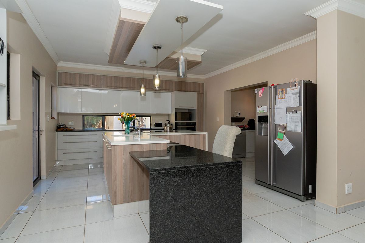 Spacious 3-Bedroom Family Haven in Secure Libradene Village! - Photo 5