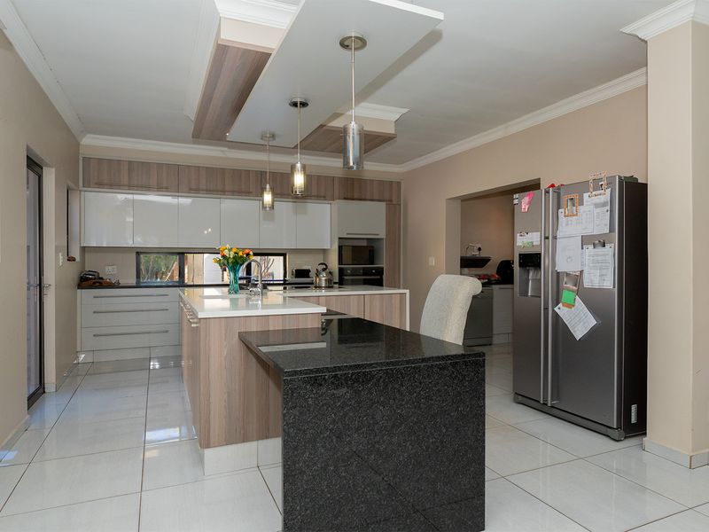 Spacious 3-Bedroom Family Haven in Secure Libradene Village! - Photo 5