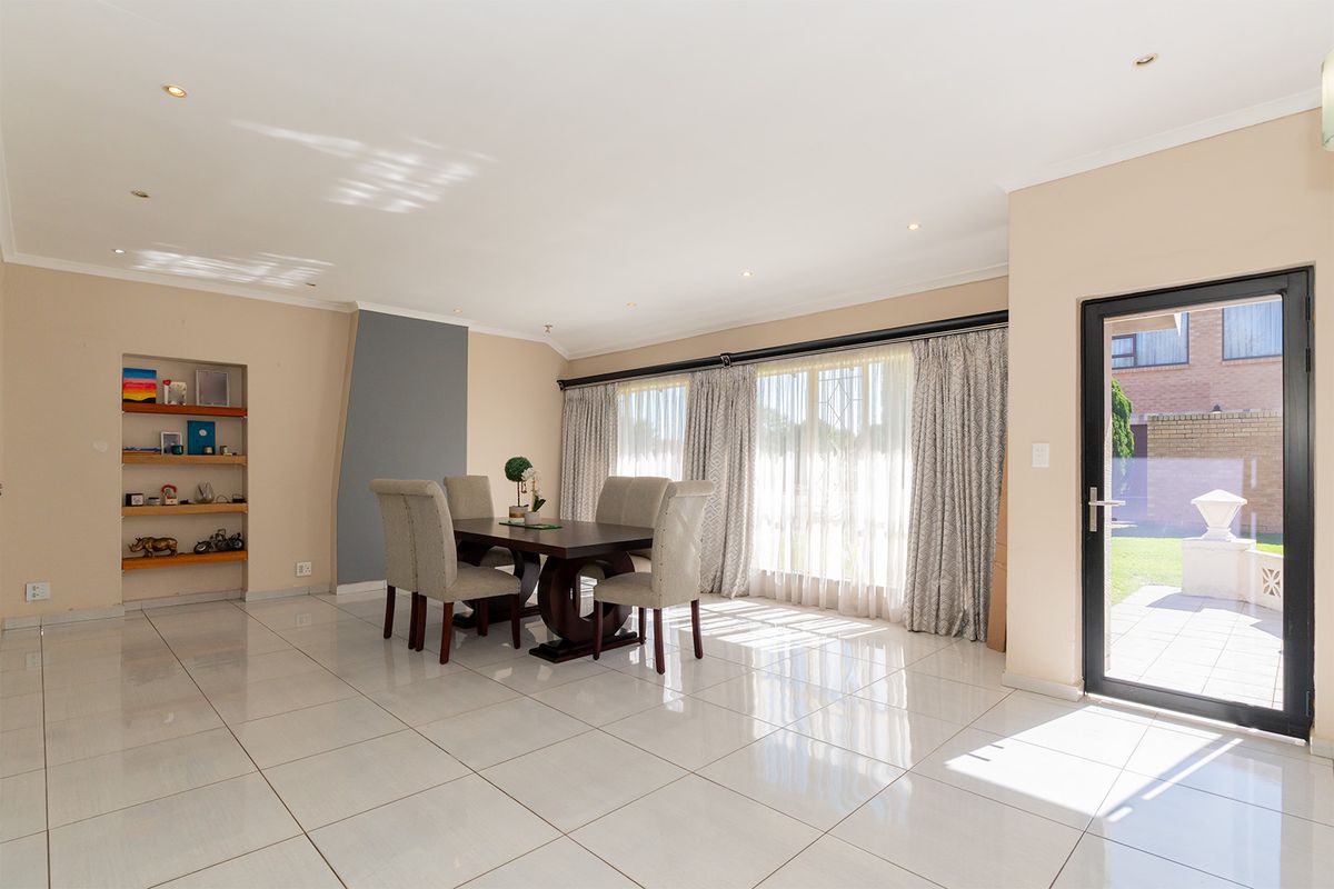 Spacious 3-Bedroom Family Haven in Secure Libradene Village! - Photo 2