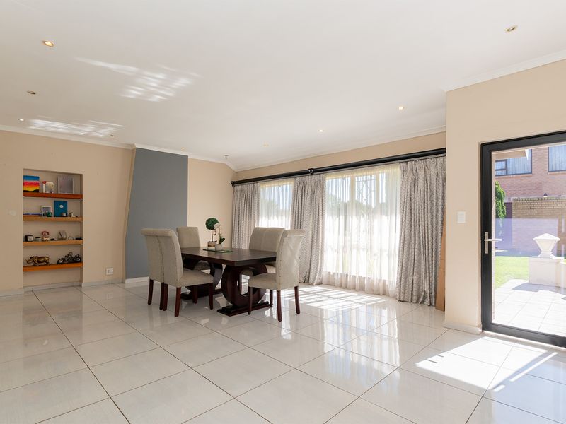 Spacious 3-Bedroom Family Haven in Secure Libradene Village! - Photo 2