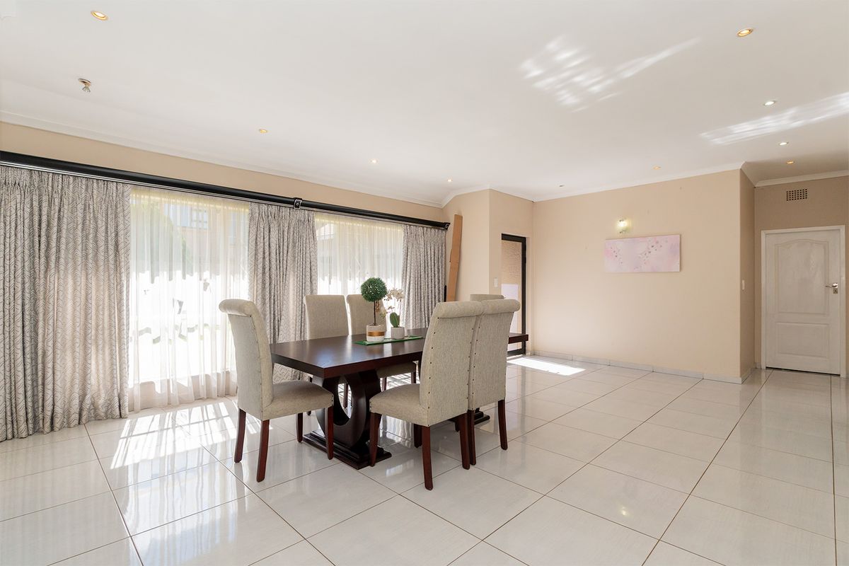 Spacious 3-Bedroom Family Haven in Secure Libradene Village! - Photo 3