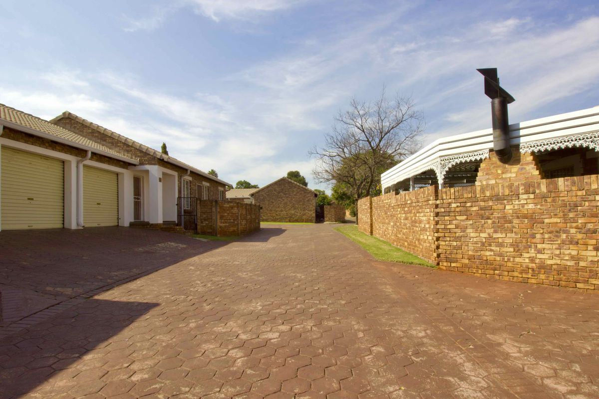 3 Bedroom townhouse in Centurion - Photo 3