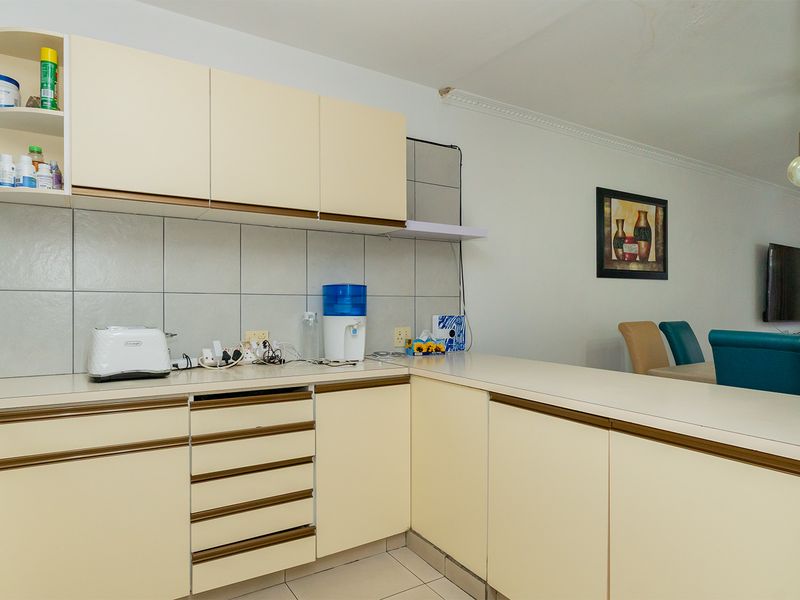 Safe and secure 3 bedroom duplex in the heart of Benoni - do not miss out! - Photo 10