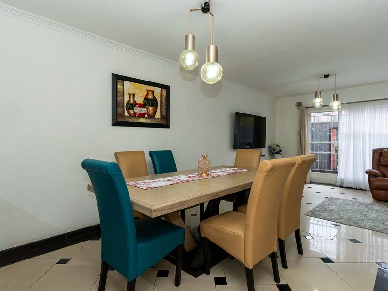 Safe and secure 3 bedroom duplex in the heart of Benoni - do not miss out! - Photo 7