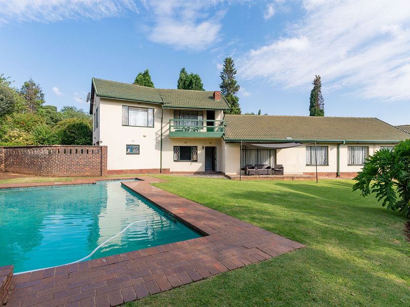 Spacious 4 Bed 2 Bath Family Home with Flatlet in Atlasville - Photo 2