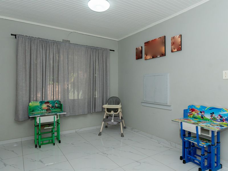 Spacious 4 Bed 2 Bath Family Home with Flatlet in Atlasville - Photo 9