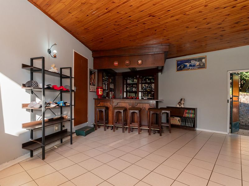 Spacious 4 Bed 2 Bath Family Home with Flatlet in Atlasville - Photo 6