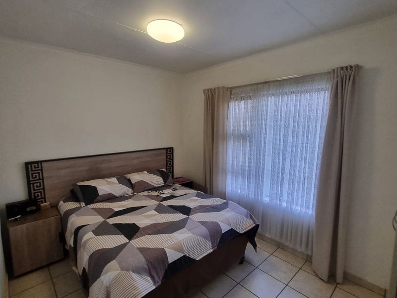 Cozy lock up and go living in Parklands estate! - Photo 4