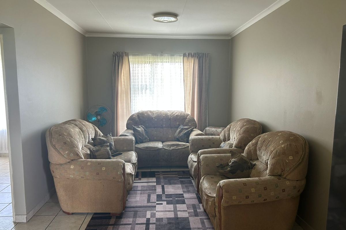 Cozy lock up and go living in Parklands estate! - Photo 3