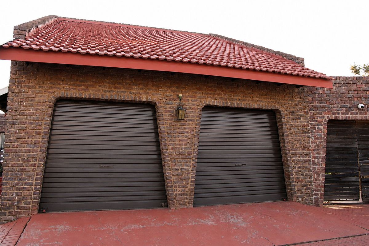 Low-Maintenance Family Home in Prime Location - Photo 3