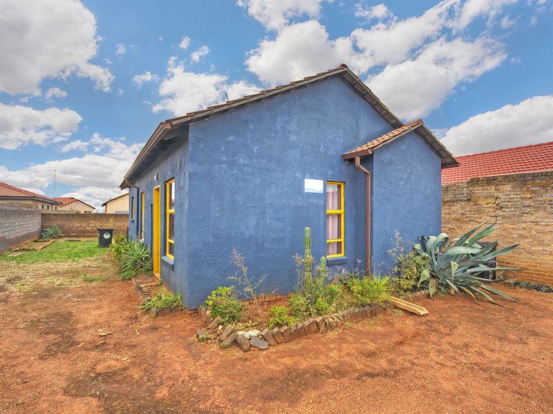 3 bedroom, 1 bathroom home - Photo 3