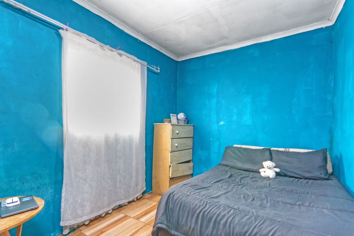 3 bedroom, 1 bathroom home - Photo 5