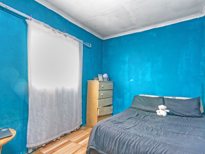 3 bedroom, 1 bathroom home - Photo 5