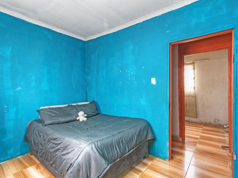 3 bedroom, 1 bathroom home - Photo 4