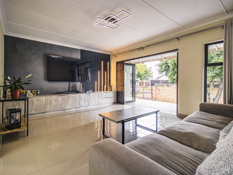 Modern Family Home in Edenvale! 🏠 - Photo 5