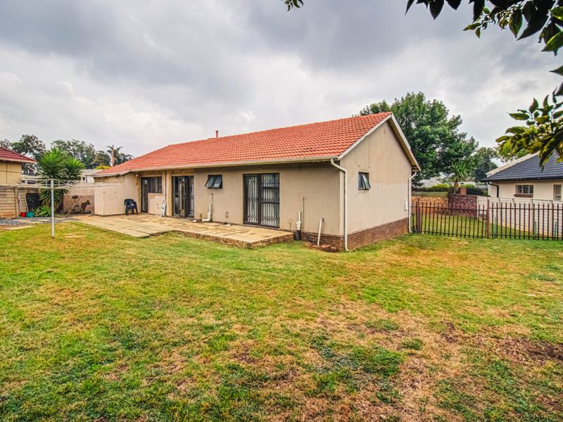 Modern Family Home in Edenvale! 🏠 - Photo 4