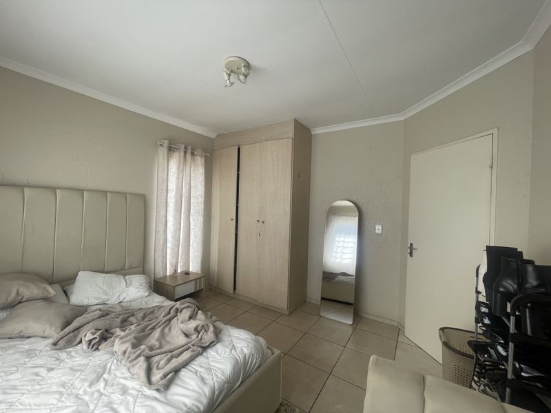 Modern Comfort Meets Everyday Convenience - Photo 10