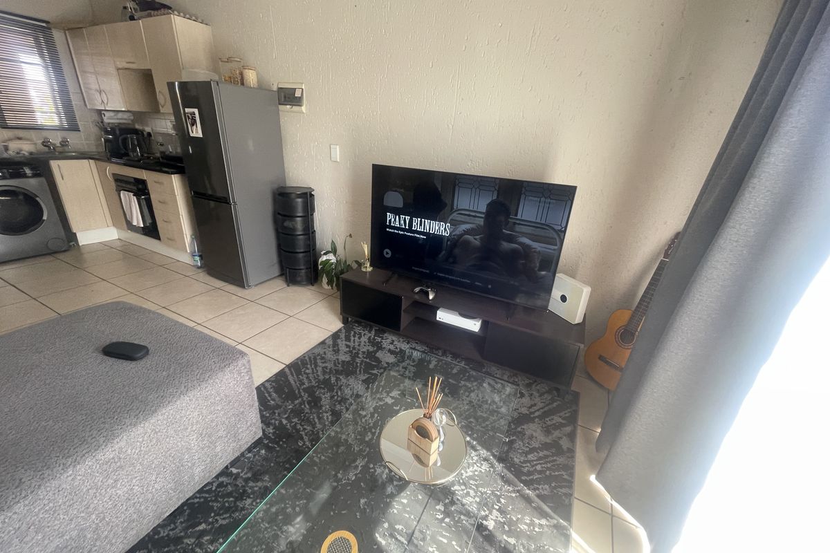Modern Comfort Meets Everyday Convenience - Photo 3
