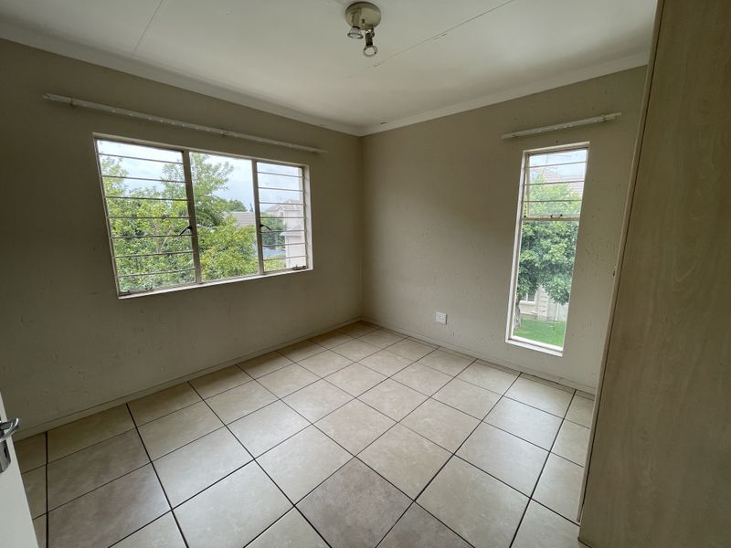 Effortless Living in a Secure, Modern Space - Photo 4