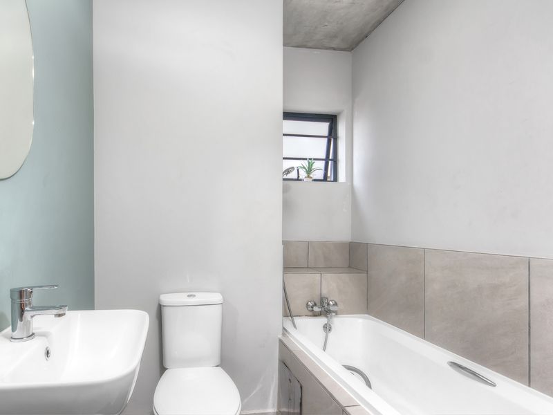 Stylish Upstairs Living in the Heart of Jabulani - Photo 9