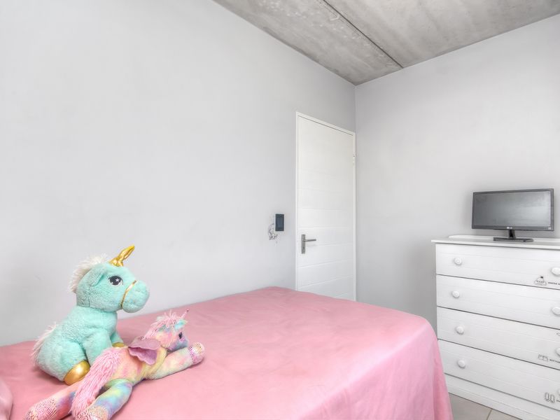 Stylish Upstairs Living in the Heart of Jabulani - Photo 8