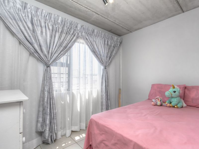 Stylish Upstairs Living in the Heart of Jabulani - Photo 7