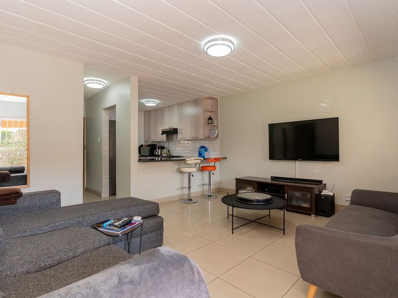 Beautiful 2-Bedroom Townhouse in Secure Complex – Greenfields, Edenglen - Photo 10
