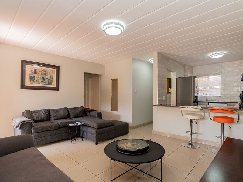 Beautiful 2-Bedroom Townhouse in Secure Complex – Greenfields, Edenglen - Photo 9