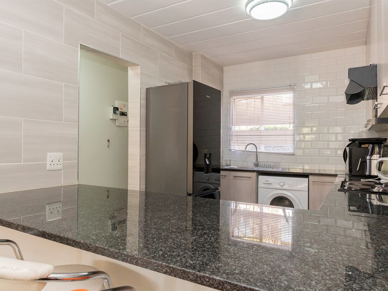 Beautiful 2-Bedroom Townhouse in Secure Complex – Greenfields, Edenglen - Photo 6