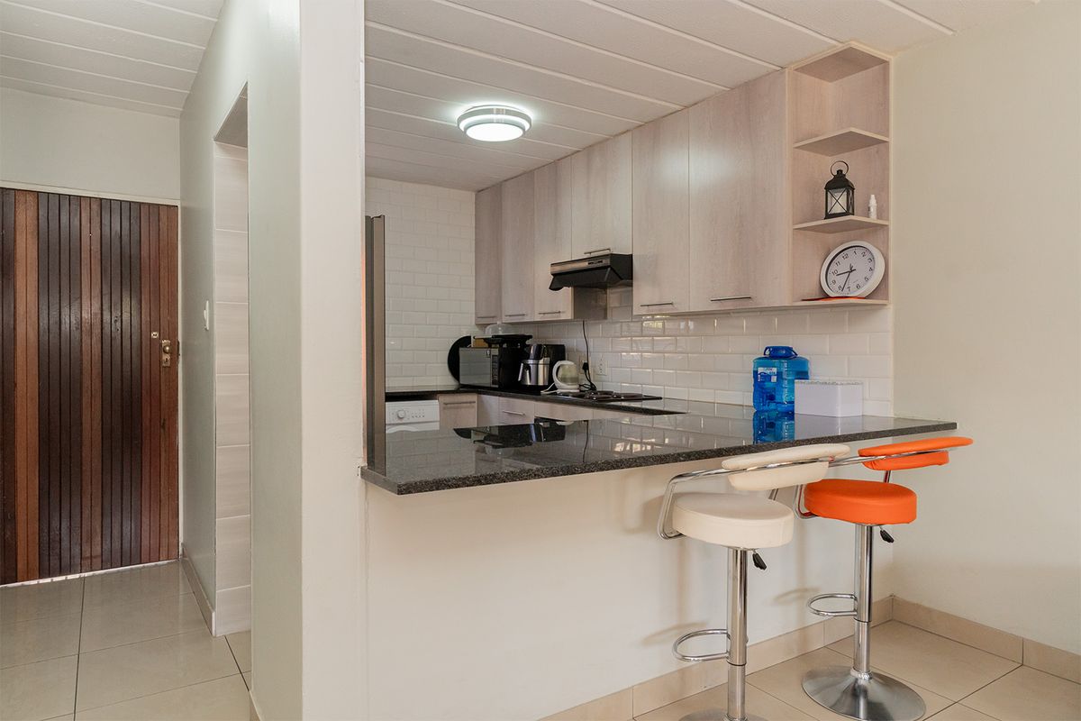 Beautiful 2-Bedroom Townhouse in Secure Complex – Greenfields, Edenglen - Photo 4