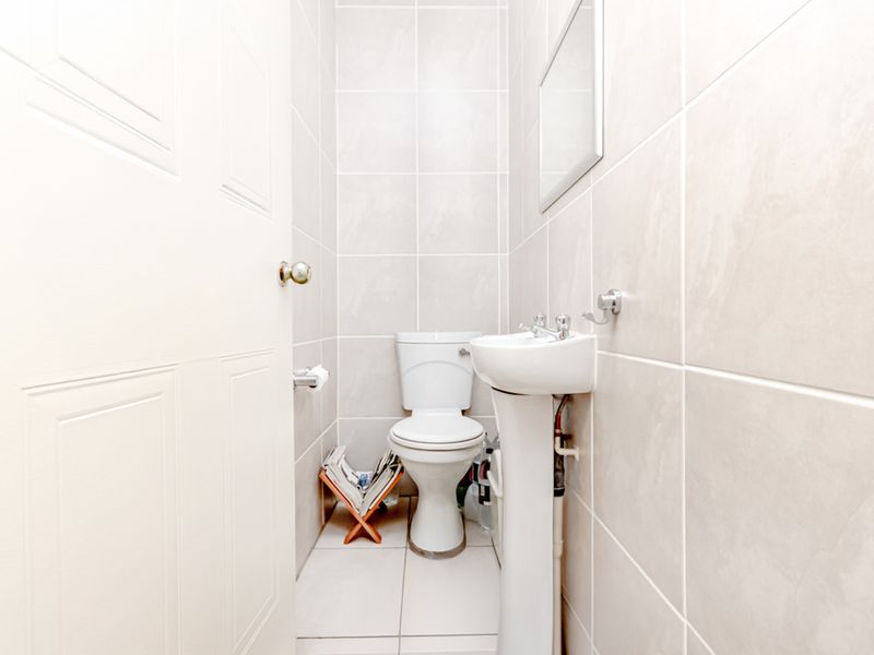 Spacious, Private & Well-Maintained Townhouse in Sought-After Honeydew Manor! - Photo 7