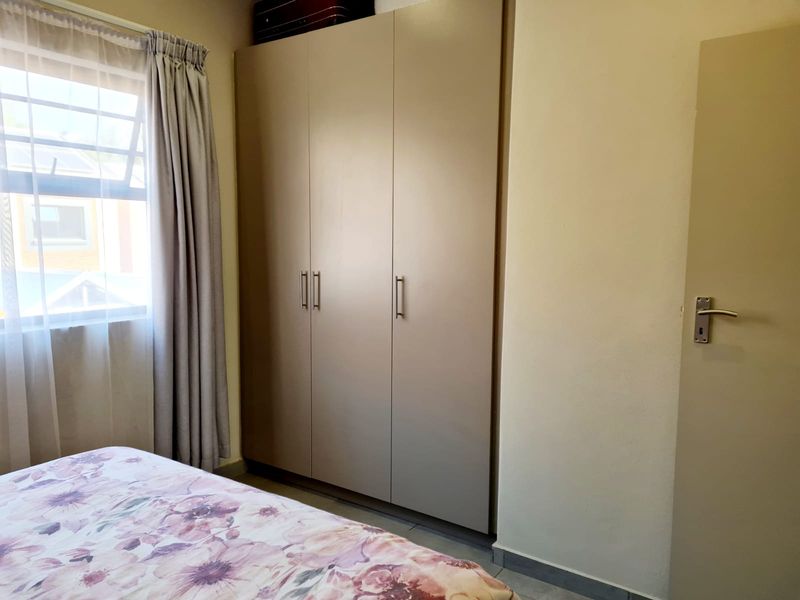 Modern 2 bedroom, 2 bathroom home - Photo 7
