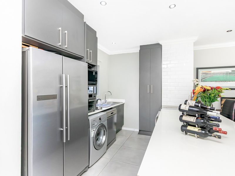 2 Bedroom 2 Bathroom apartment in Morningside Manor - Photo 9