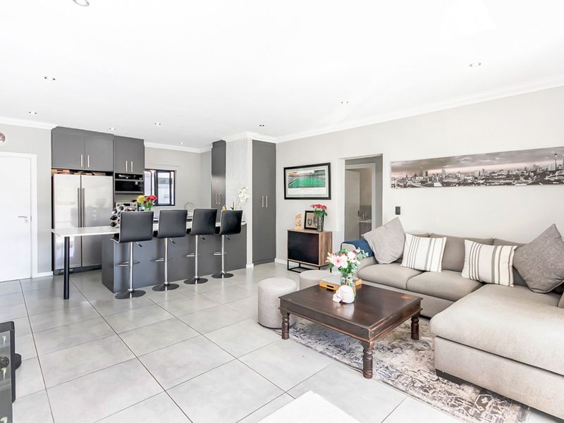 2 Bedroom 2 Bathroom apartment in Morningside Manor - Photo 6