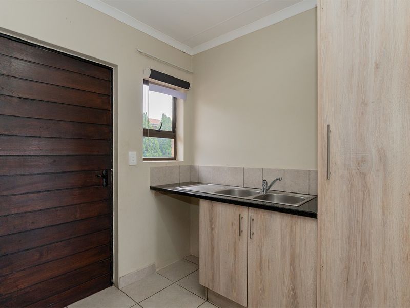 Secure lock-up and go unit!!! - Photo 7